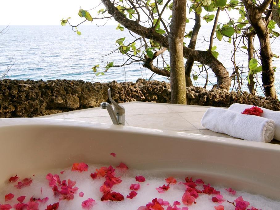 Antulang Beach Resort Siaton Екстериор снимка