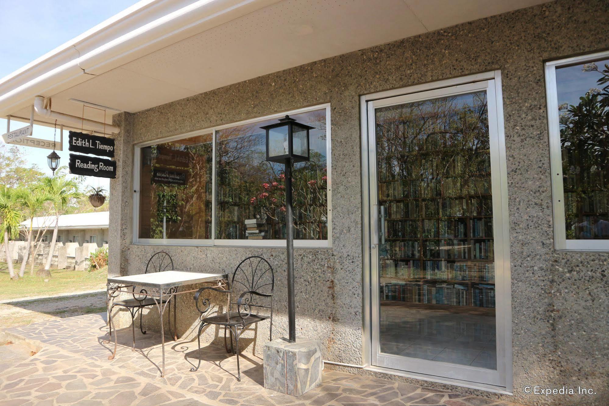 Antulang Beach Resort Siaton Екстериор снимка